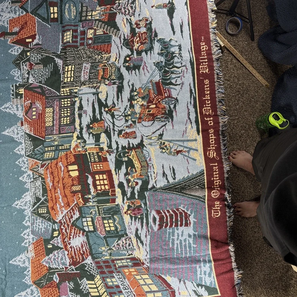 Dept 56 Christmas Tapestry Throw Blanket The Original Shops of Dickens Village‎